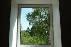 Металлопластиковое одностворчатое окно Rehau Euro 70 - 140x70 см. (ВxШ). Гребенка